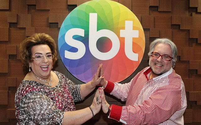 Mamma Bruscheta e Leão Lobo já assinaram com o SBT para o programa 'Fofocando'
