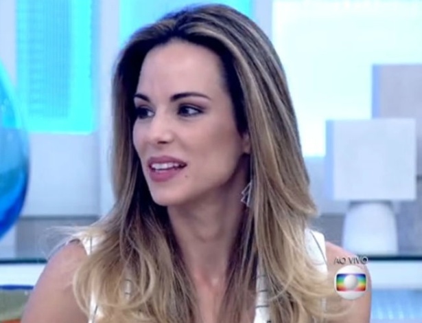 Ana Furtado não enxergou o teleprompter e cometeu gafe no Encontro (Reprodução/TV Globo)