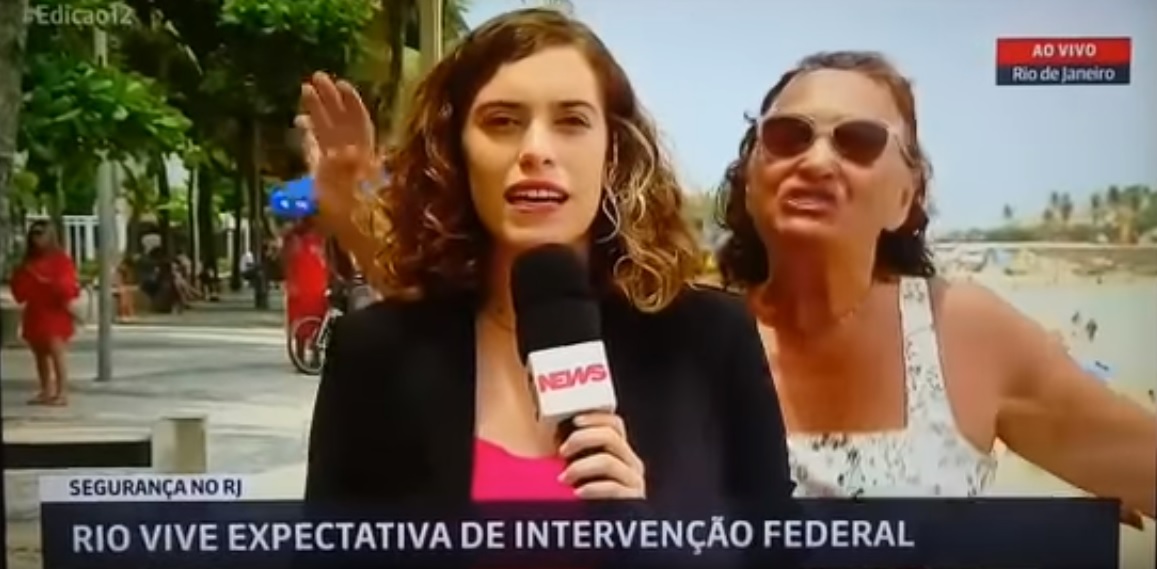 Mulher invade link ao vivo da Globo News