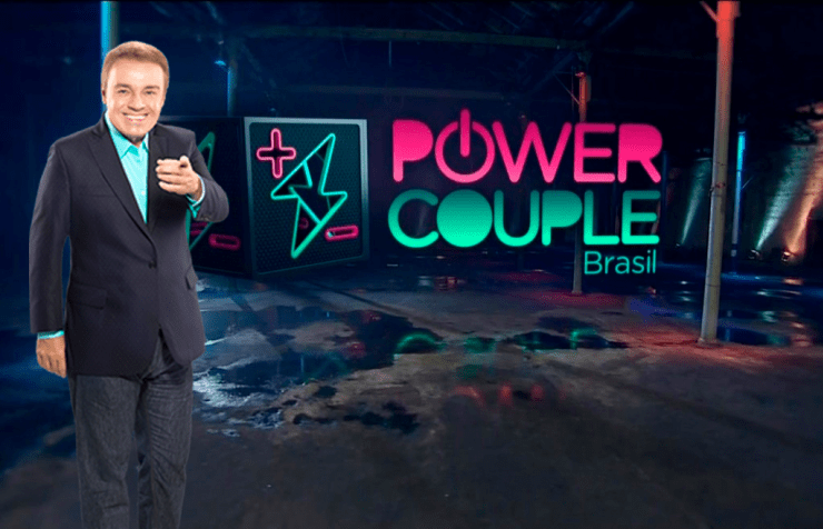 Gugu apresenta a terceira temporada do Power Couple Brasil (Reprodução: RecordTV)