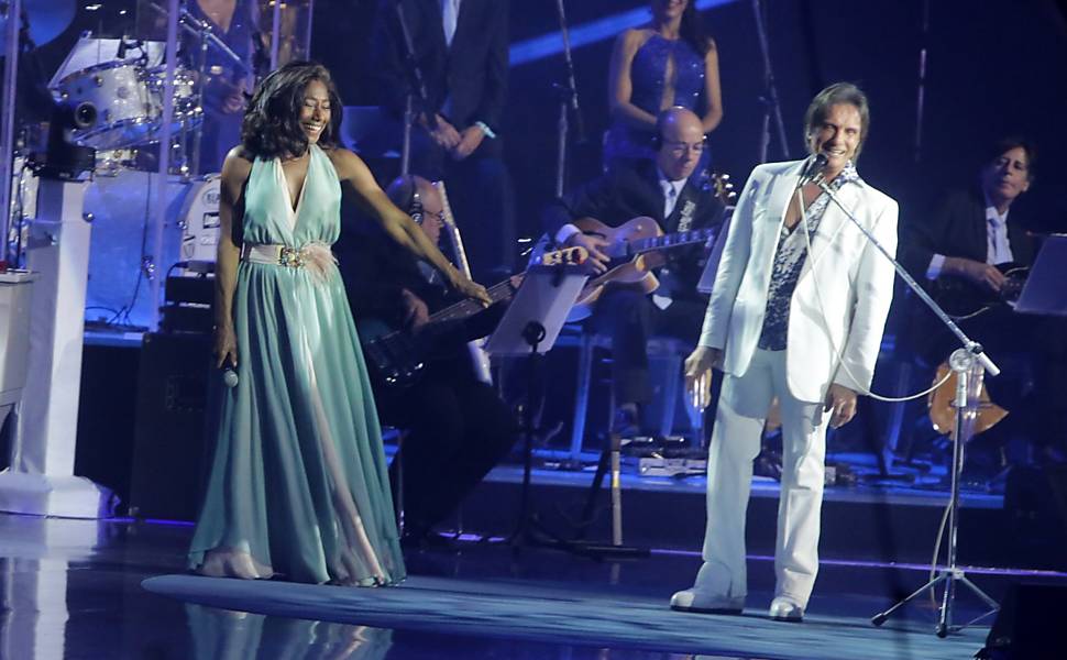 Gloria Maria e Roberto Carlos em especial de 2014 (Divulgação)