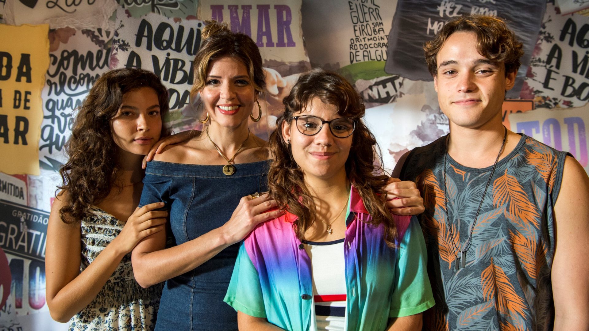Rita (Alanis Guillen), Carla (Mariana Santos), Raissa (Dora de Assis) e Thiago (Danilo Maia) em Malhação - Toda Forma de Amar