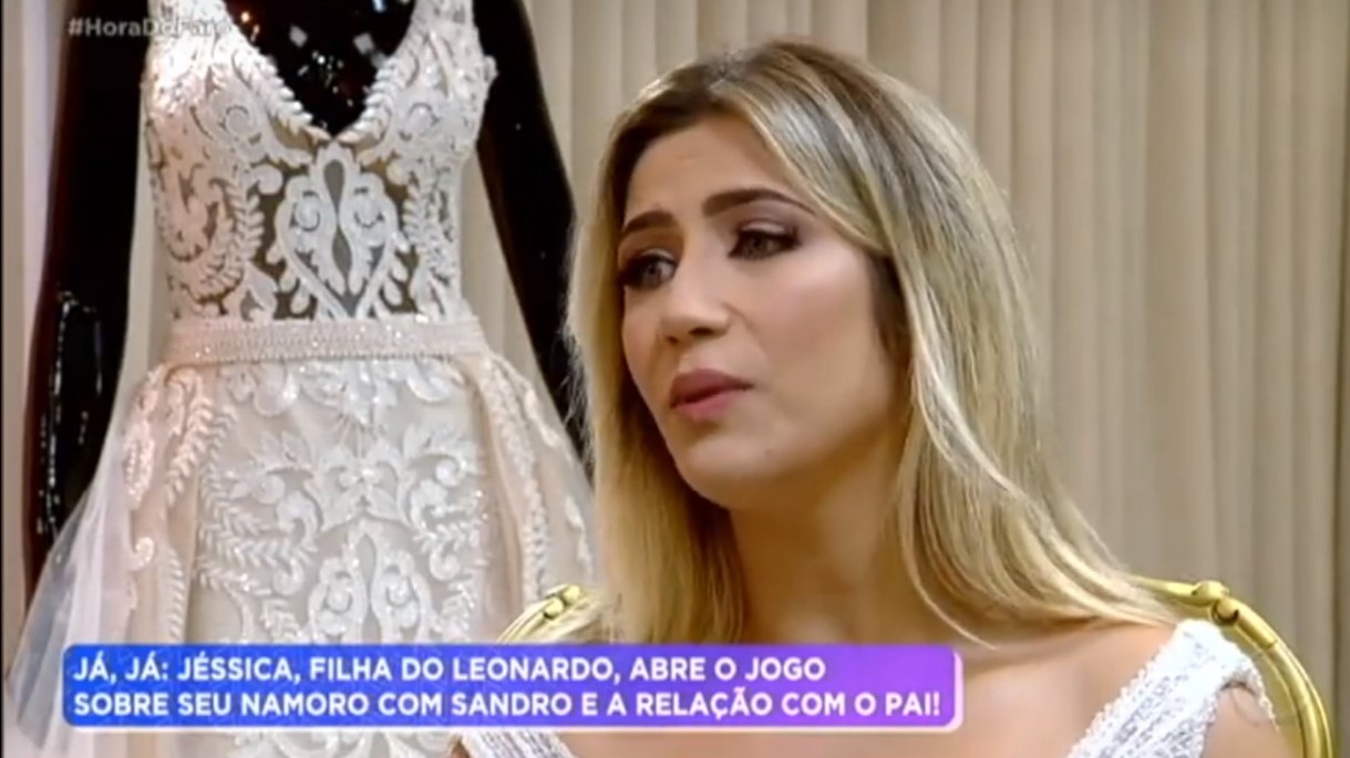 Jéssica Costa ganhou um casamento surpresa no programa Hora do Faro