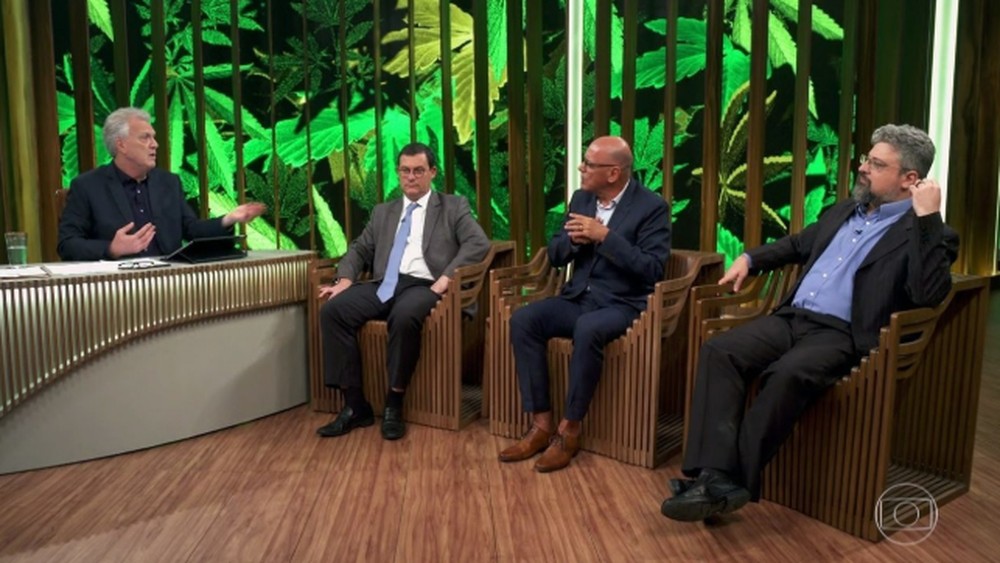 Especialistas debateram políticas de drogas no Conversa com Bial (Reprodução / Globo)