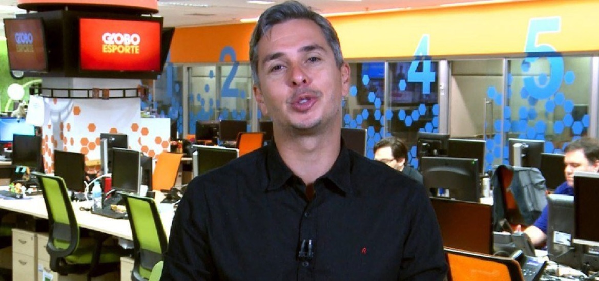 Ivan Moré durante chamada do Globo Esporte