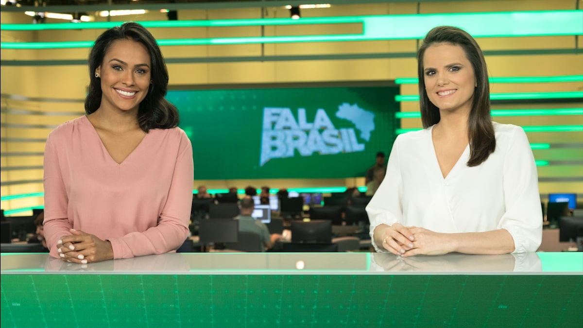 Salcy Lima e Roberta Piza, as titulares do Fala Brasil (Antonio Chahestian/Divulgação Record TV)