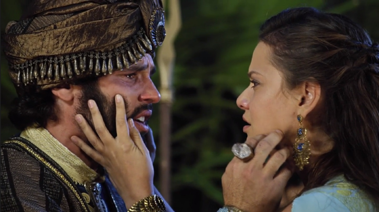 Asher (Dudu Azevedo) e Joana (Milena Toscano) se reencontram em cerimônia do rei em O Rico e Lázaro