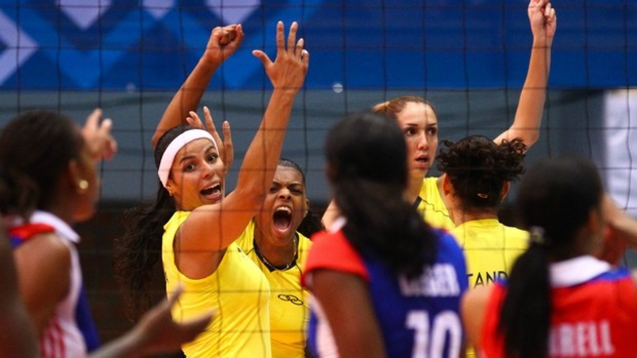 Confronto entre Brasil e Cuba no vôlei feminino em Pan de Guadalajara-2011