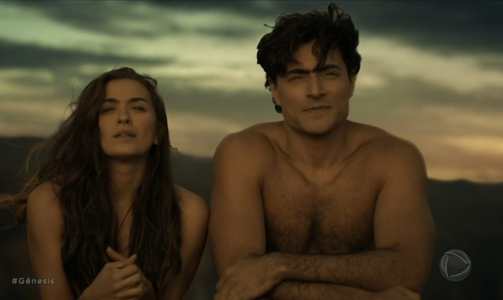 Carlo Porto e Juliana Boller como Adão e Eva em Gênesis (Reprodução / Twitter)