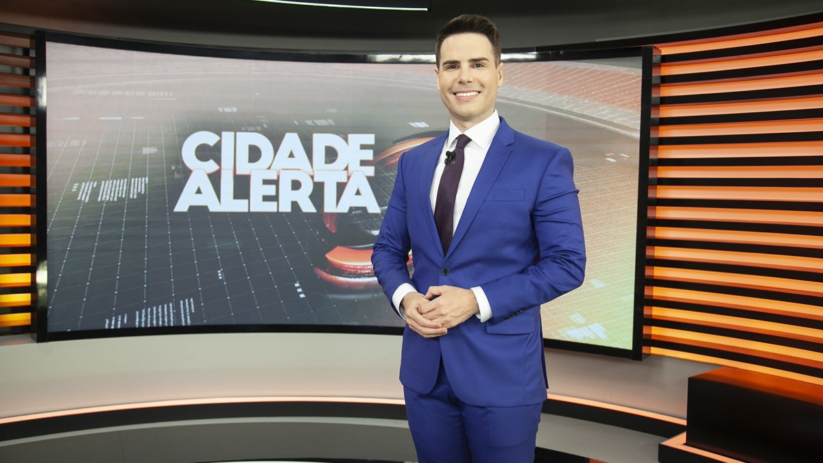 Luiz Bacci apresenta o Cidade Alerta (Foto: Edu Moraes / Record TV )