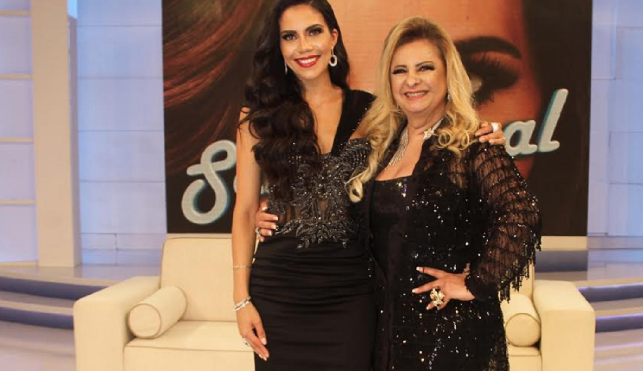 Daniela Albuquerque e Lilian Gonçalves durante o programa Sensacional