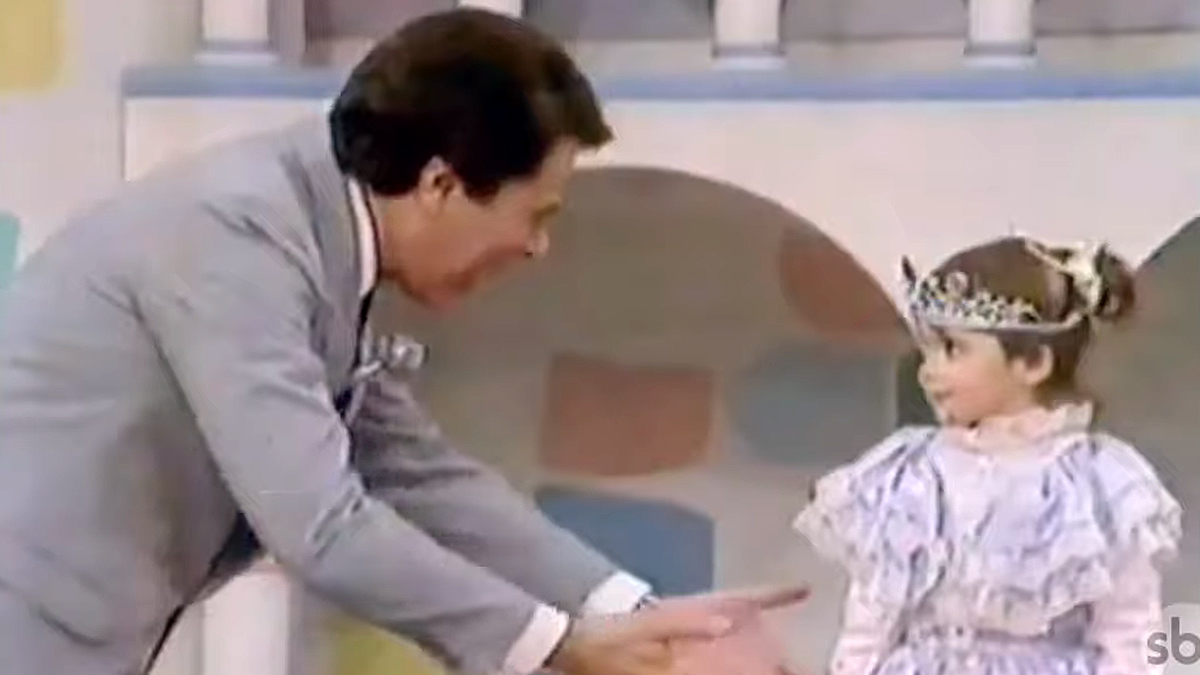 Silvio Santos e Ketlin Cristine Antonio em Cinderela, programa do SBT exibido em 1985