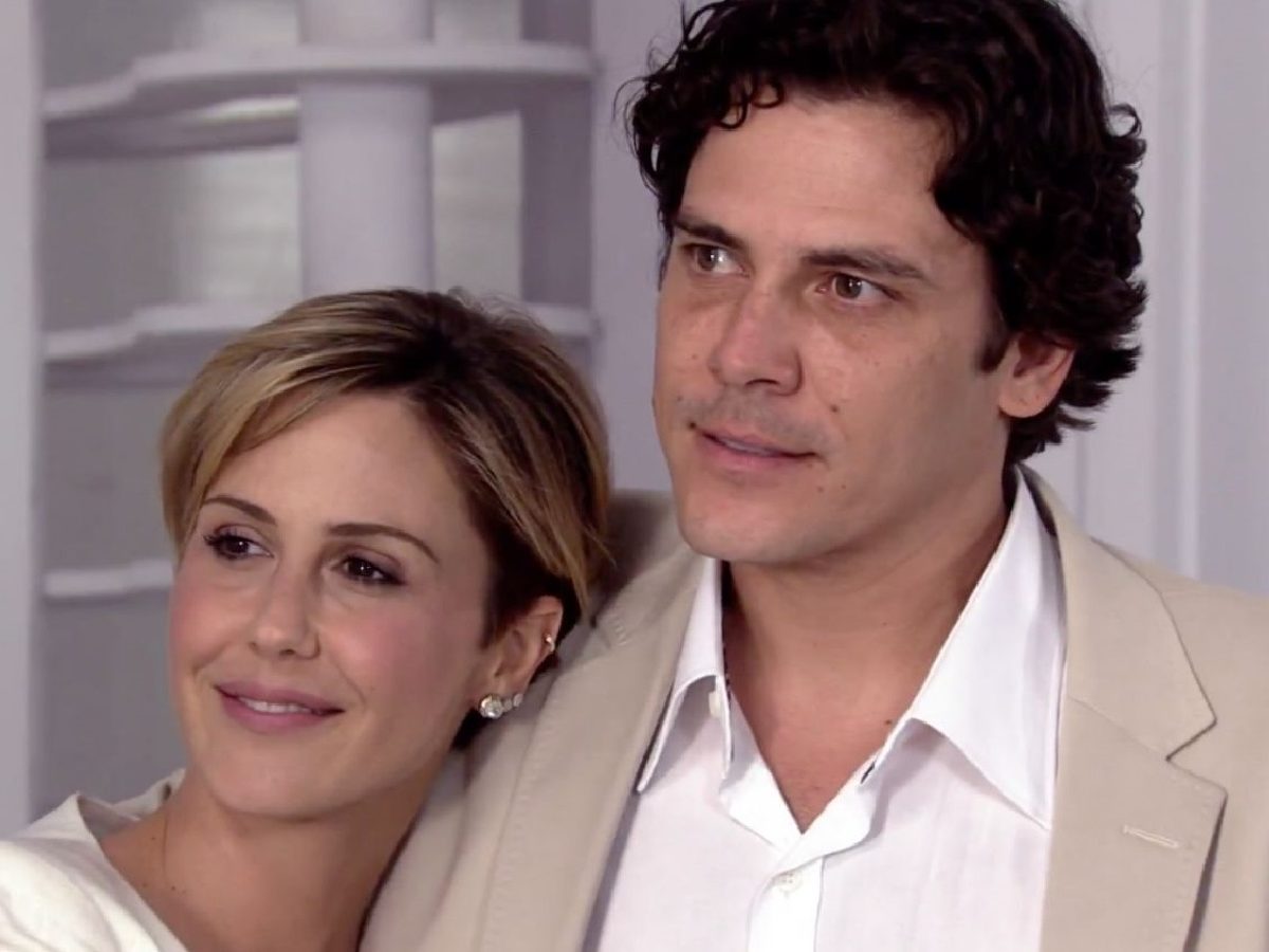 Luísa (Guilhermina Guinle) e Alex (Luiz André Alvim) em Ti-Ti-Ti (Reprodução/Globo)