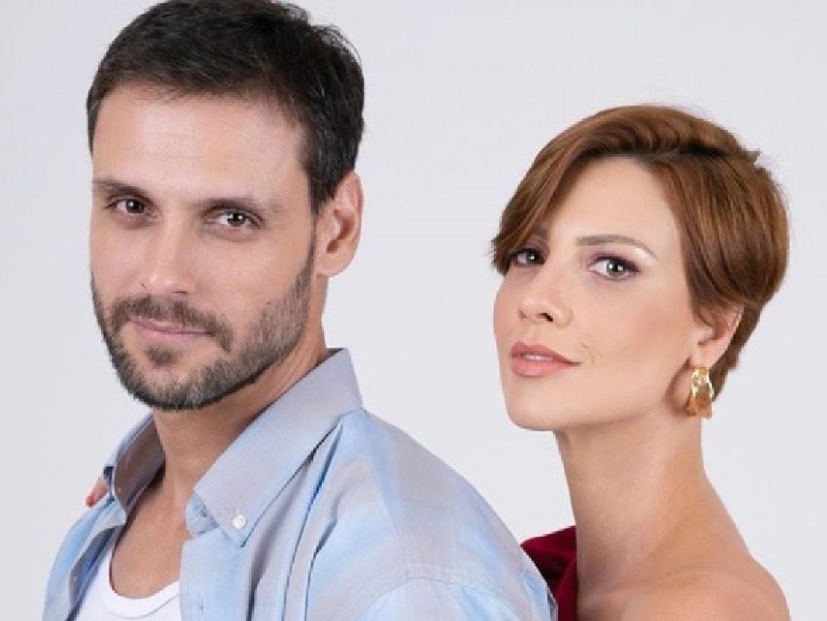 Antônio (Felipe Cunha) e Sophia (Camila Rodrigues) em Topíssima (Divulgação/Record TV)