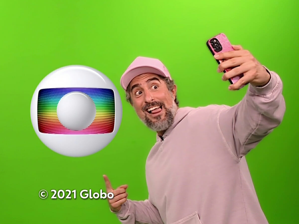 Marcos Mion tira selfie com marca da Globo no encerramento do Caldeirão