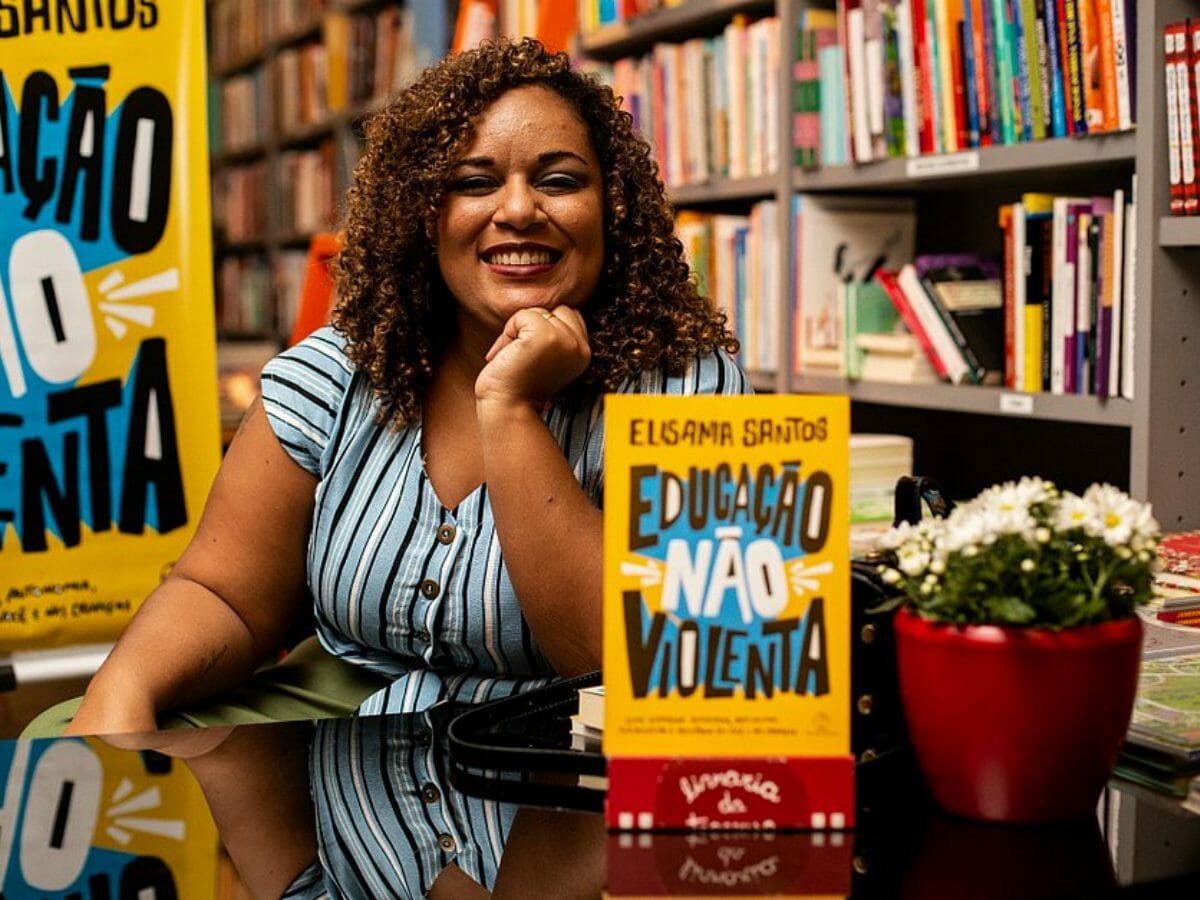A escritora Elisama Santos estará no Casa TPM (Divulgação)