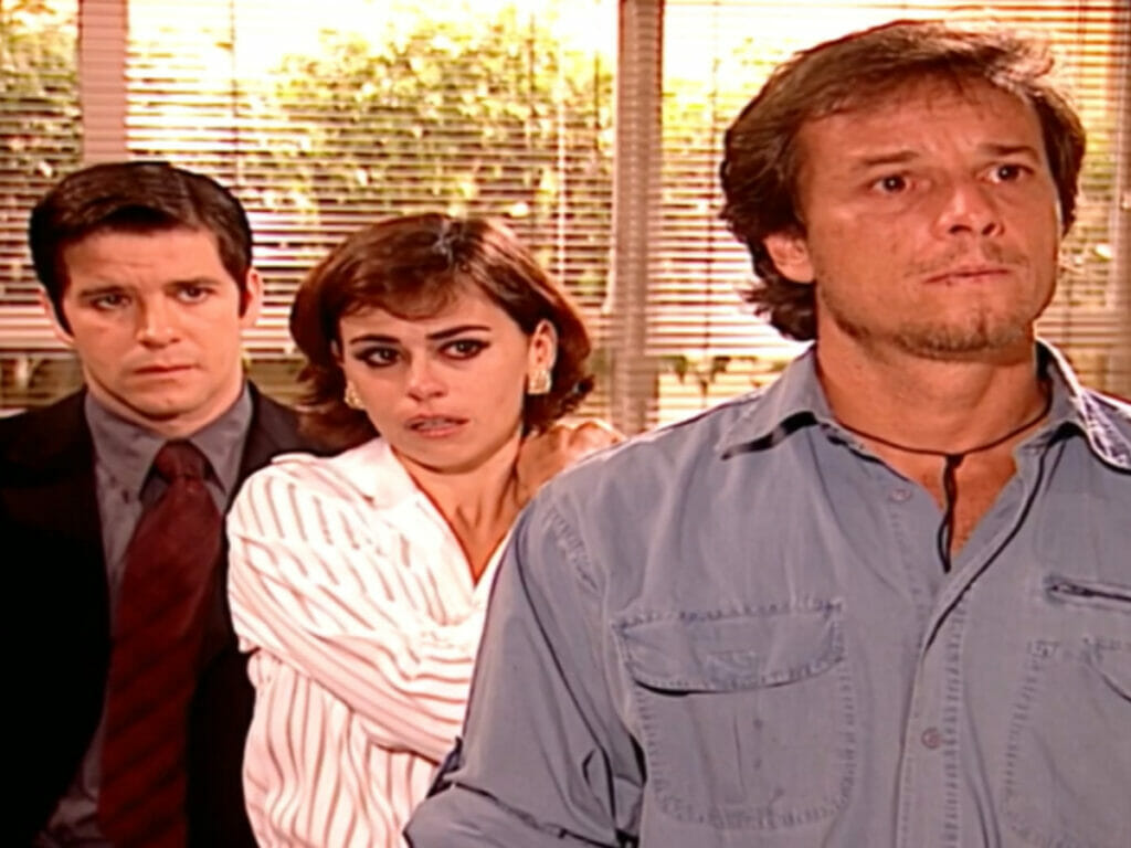 Lucas (Murilo Benício), Maysa (Daniela Escobar) e Xande (Marcelo Novaes) em O Clone