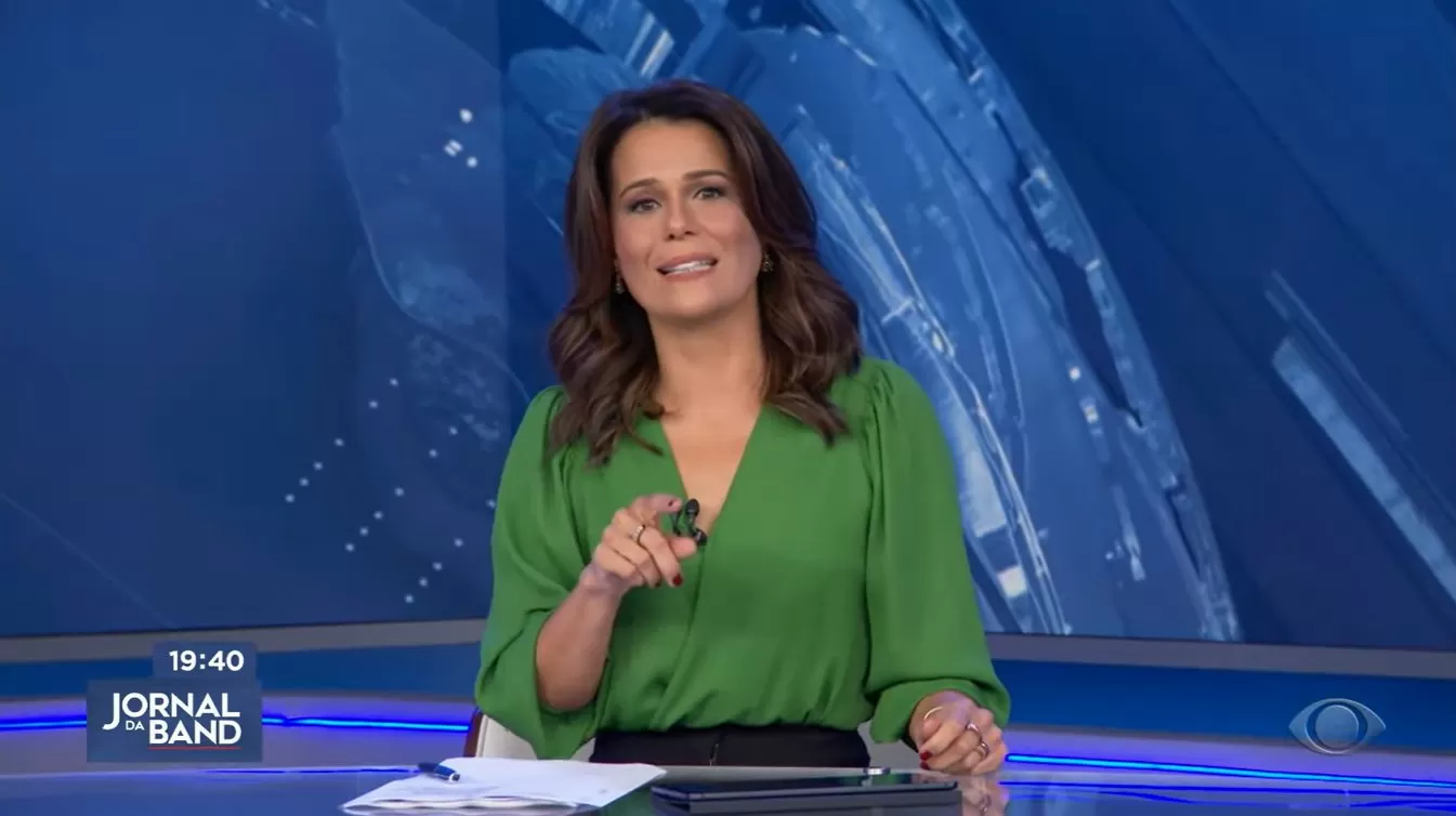 A jornalista Adriana Araújo