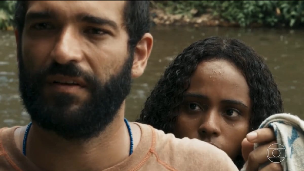 José Inocêncio (Humberto Carrão) e Maria Santa (Duda Santos) em Renascer