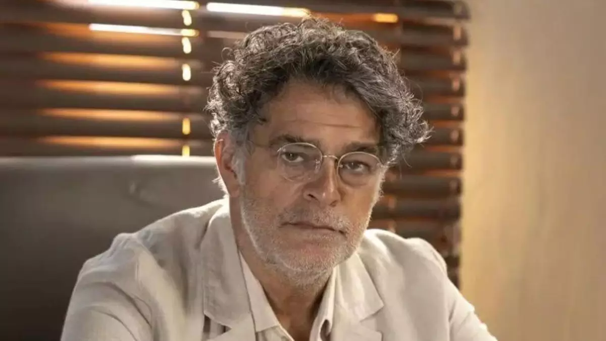 Quintino Ariosto (Eduardo Moscóvis) em No Rancho Fundo